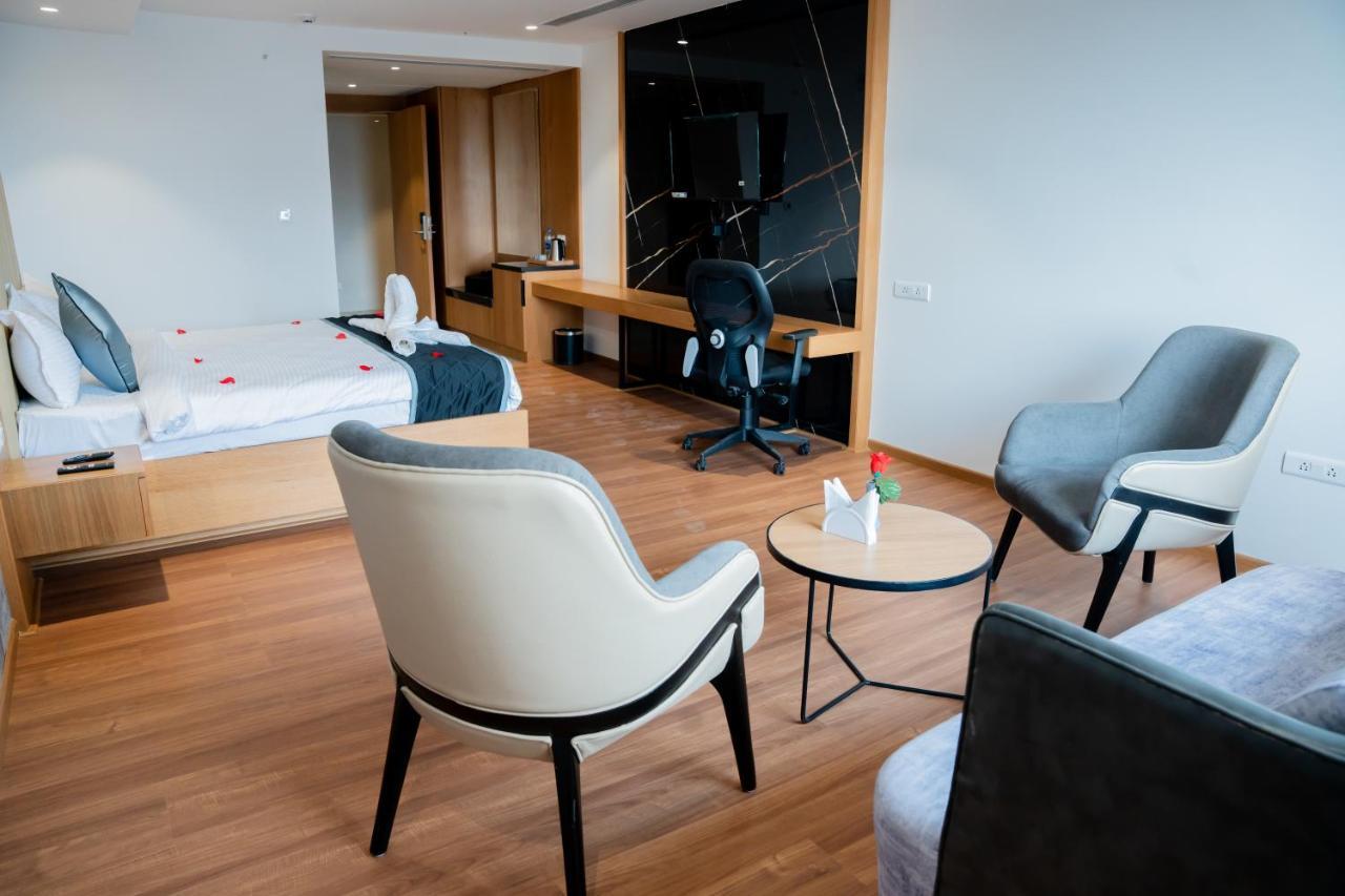Hotel Tulips Grand حيدر أباد المظهر الخارجي الصورة