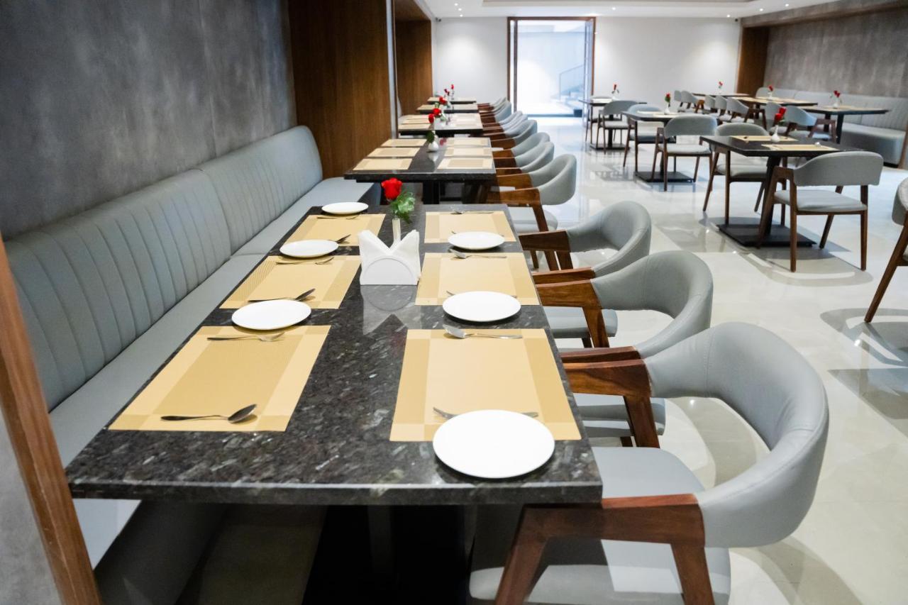 Hotel Tulips Grand حيدر أباد المظهر الخارجي الصورة