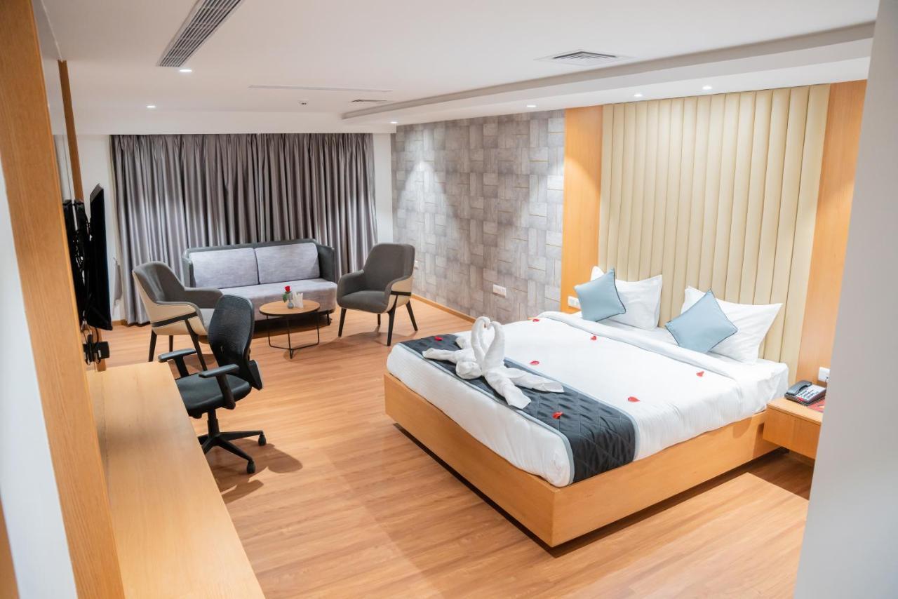 Hotel Tulips Grand حيدر أباد المظهر الخارجي الصورة