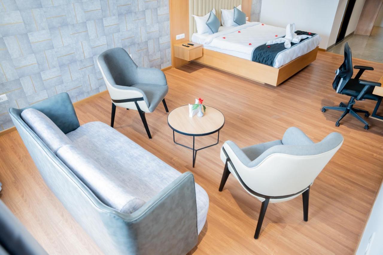 Hotel Tulips Grand حيدر أباد المظهر الخارجي الصورة