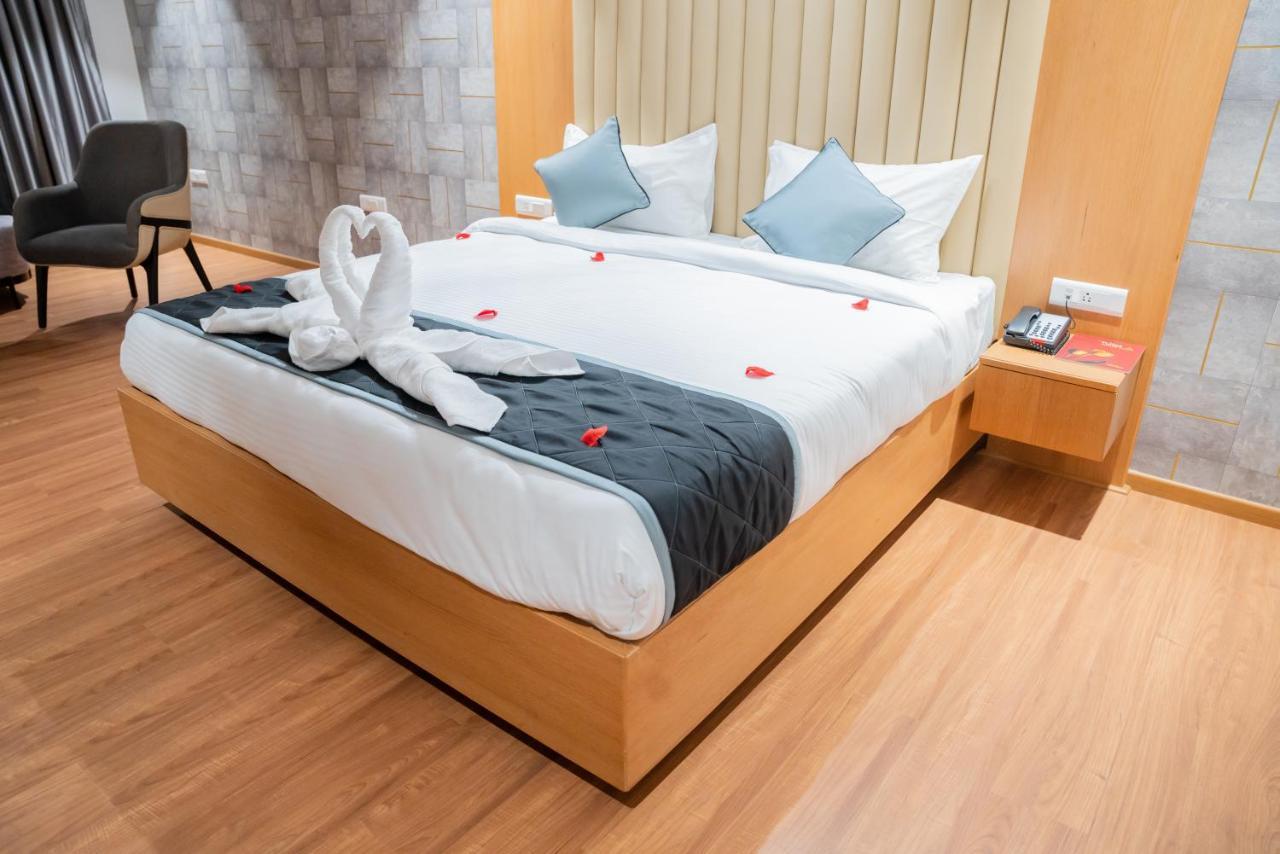 Hotel Tulips Grand حيدر أباد المظهر الخارجي الصورة